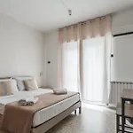 Napoli Fly Guest House 290